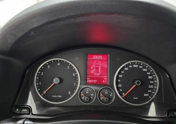 Volkswagen Tiguan cena 25900 przebieg: 226137, rok produkcji 2008 z Brodnica małe 301